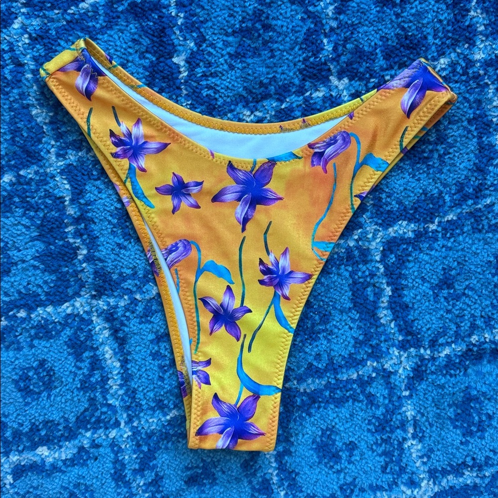 Loleia Chica Sol Bikini - Picture 6 of 9